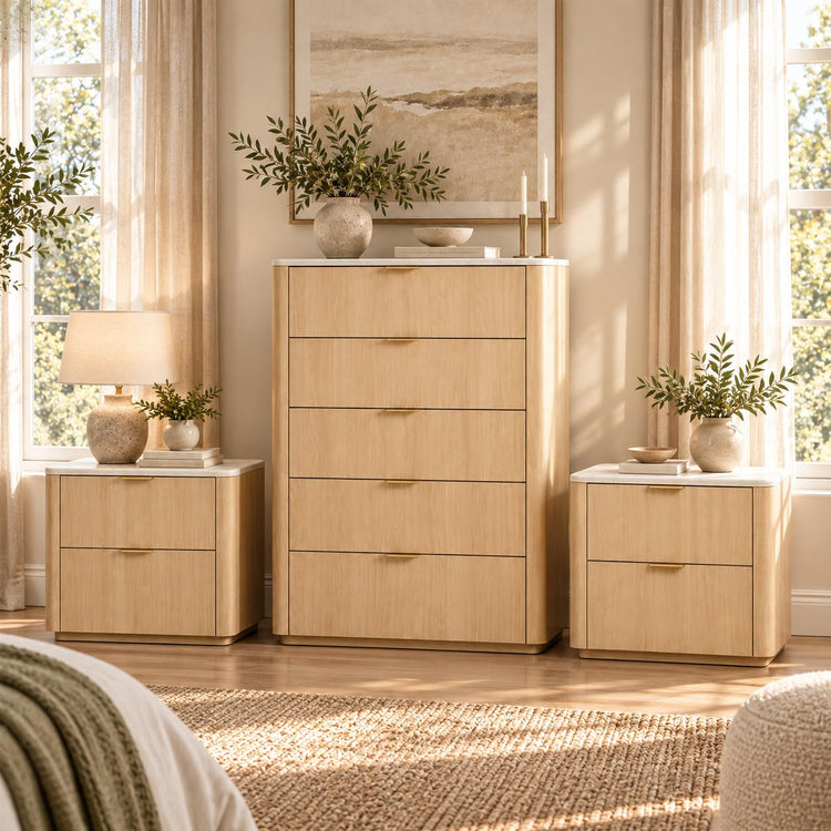 [Preventa] Cómoda Elaren de 48" de altura con 5 cajones, cubierta de imitación travertino y 2 mesas de noche con cajones (Set de 2), Natural