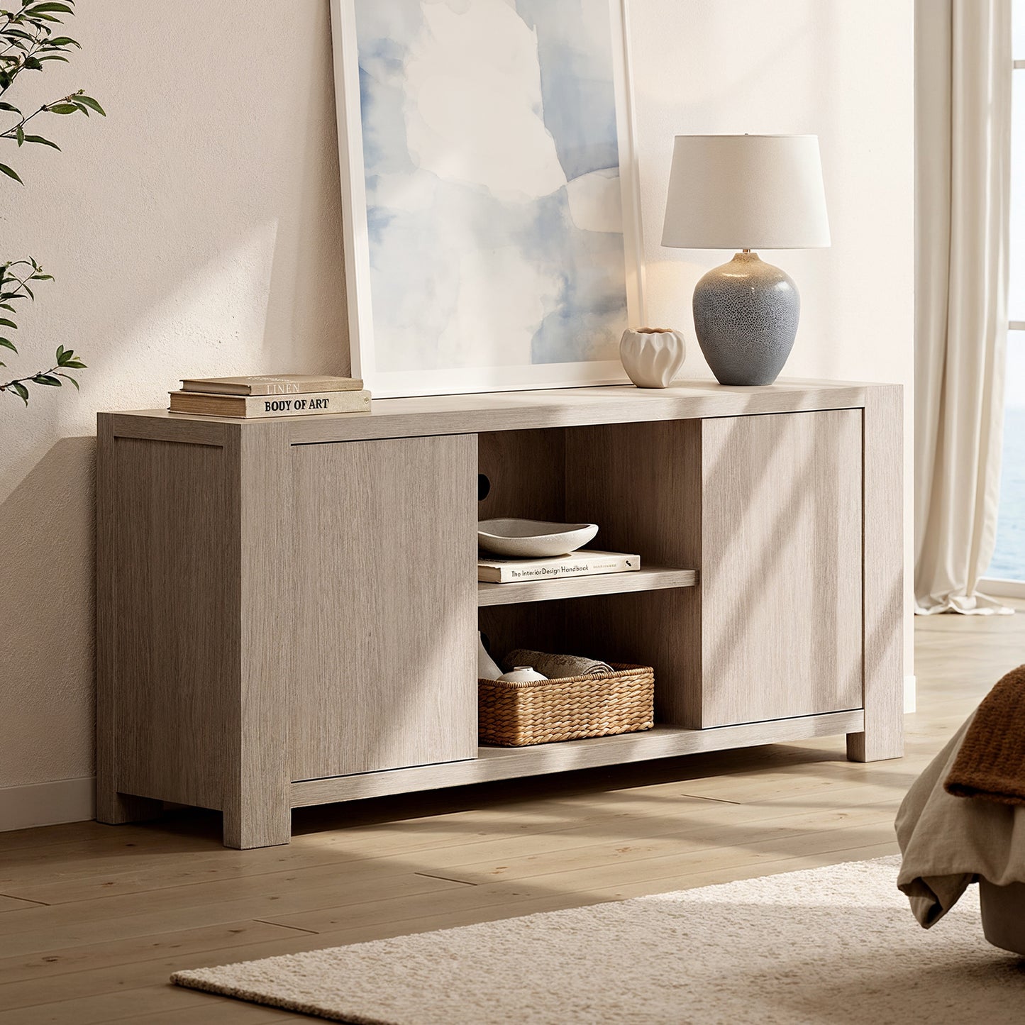 Nolan Charging Media Console