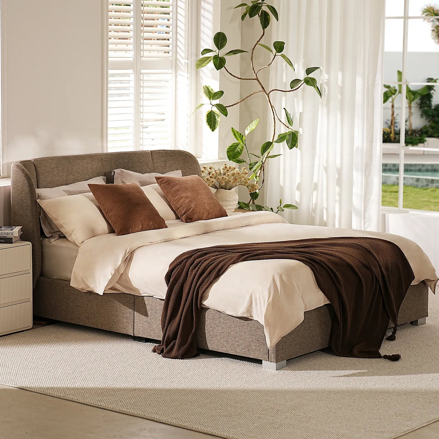 Sylvie Queen Size Upholstered Bed